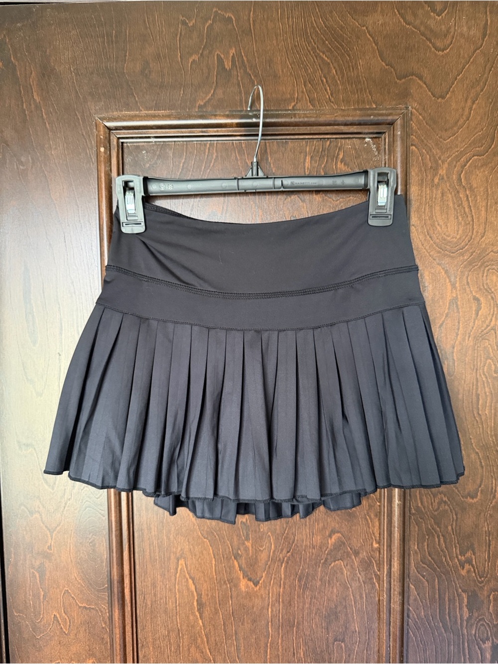 Women's Goldhinge Black Pleated Skater Skirt - Athletic Style